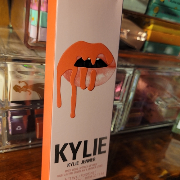 Kylie Cosmetics Lip Kit - Picture 5 of 7